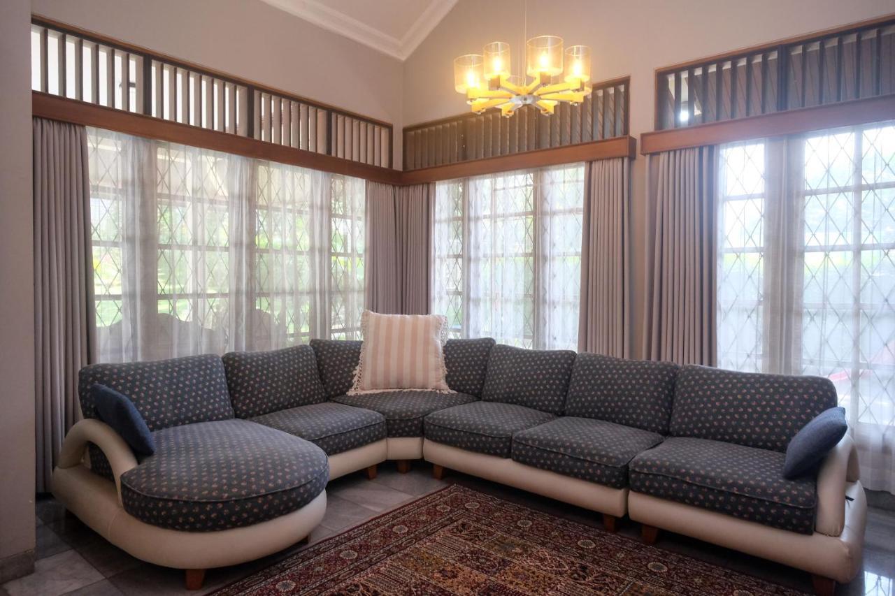 Sareh Villa By The Lavana Semarang Dış mekan fotoğraf