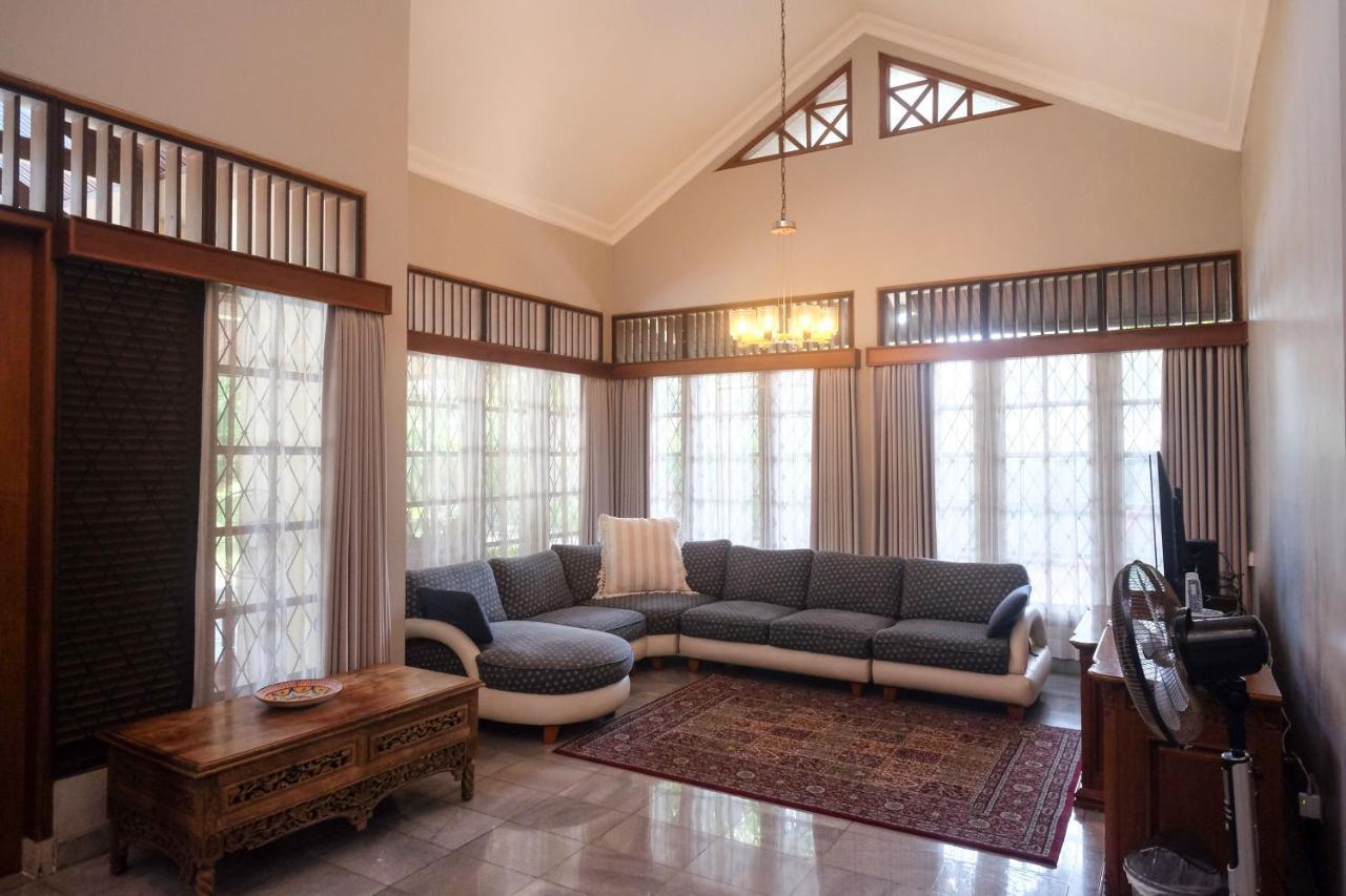 Sareh Villa By The Lavana Semarang Dış mekan fotoğraf