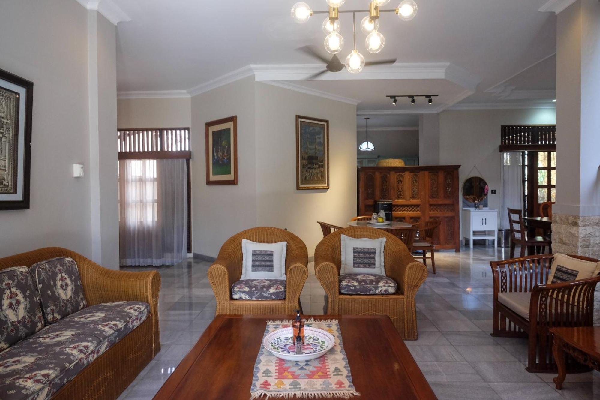 Sareh Villa By The Lavana Semarang Dış mekan fotoğraf